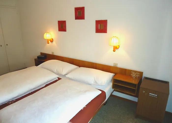 De L'union Отель 2*